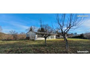 Terrain et dépendances