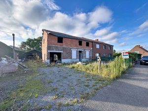 Volledig te renoveren of af te breken woning