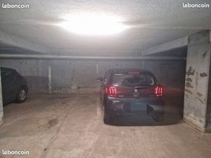 A louer place de parking couvert proche grand place