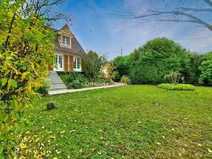 Grande maison familiale avec dépendance et jardin