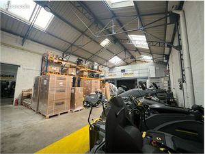 DIRECT PROPRIETAIRE - Local d'activité / entrepôt de 170 à 1071m2