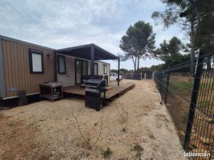 Terrain et mobil hom