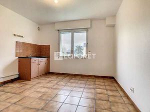 Location Appartement 2 pièces à La Gacilly (56200) : à louer 2 pièces / 77m² La Gacilly