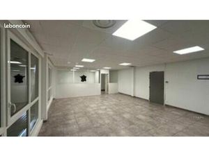 Local d'activité 328 m²