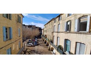 RARE : PLATEAU A RENOVER AU 3 ème Etage dans le Centre SOMMIERES (30)