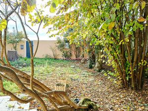 Terrain constructible 1700m2 Buchères