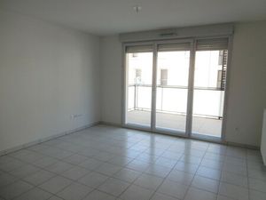 T2 avec balcon et parking à Gratentour