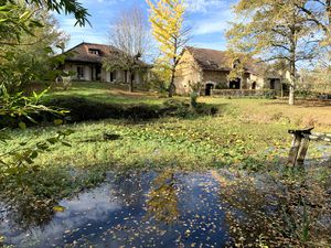 Ensemble de deux maisons avec parc arboré et étang