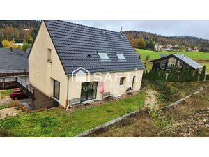 Beau pavillon de 200m² à proximité de la frontière Suisse et des pistes de ski.