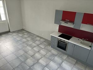 A LOUER PETITE MAISON DE VILLE AVEC COUR - GOND PONTOUVRE