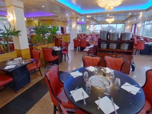 Local 1152m2 - 78500