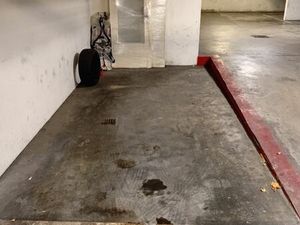 Loue places de parking couvert