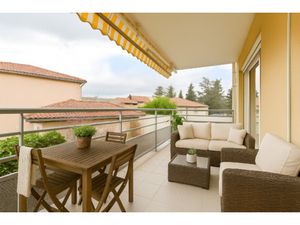 APPARTEMENT CENTRE DE VILLAGE