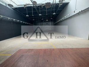 ENTREPÔT 465 M² À VENDRE – VAUX-LE-PÉNIL