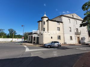 A Vendre  Bedarieux  2 appartements de type haussmanien 270