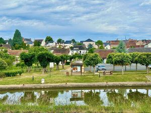 OUZOUER SUR TREZEE - Immeuble 201 98m² - 3 appartements