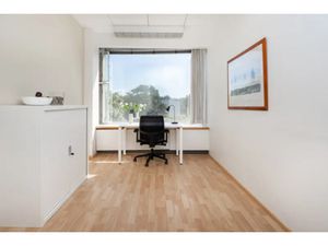 Trouvez un espace de bureau à Echirolles  Rue De Provence pour 1 personne où tout est pris