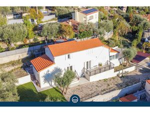 TOURETTE LEVENS - VILLA - 4P 130M2 + TERRAIN 1100M2