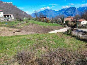 Terrain constructible et viabilisé à La Tour Sans Venin (Seyssinet-Pariset)