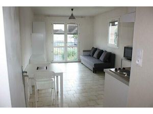 Studio meublé au 1er étage