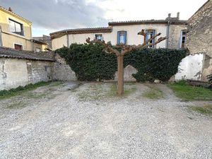 À LOUER PLACE DE PARKING EXTÉRIEURE CENTRE-VILLE DE LUNE
