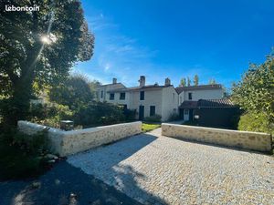 Loue maison 245m2 entièrement renovée avec jardin de 850m2