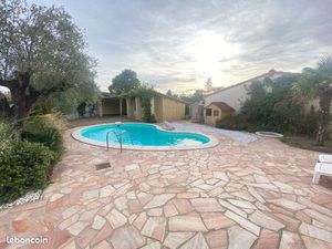 Villa 6 pièces 180 m²