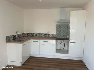 Appartement T4 / 97m2 loi carrez - Libre au 01 février 2026