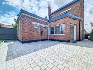 TOP Belle villa rénovée - 335 m²- jardin & garage - Baisieux - disponible immédiatement