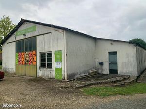 Parking/box 126 m² Sauveterre-de-Guyenne