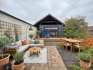 À vendre : toit terrasse avec fort potentiel  à rénover  en plein centre de Renage.