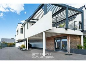 Maison d'architecte de plain-pied aux prestations soignées