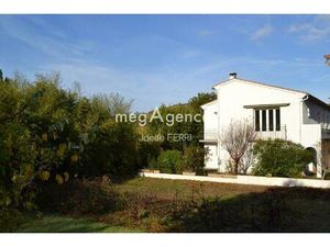 VILLA AVEC GARAGES ET TERRAIN SANS VIS A VIS