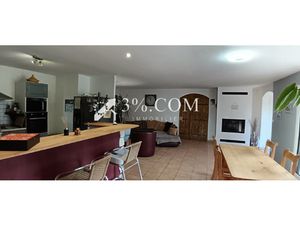 Maison au coeur de Poulx dans un Ecrin de Verdure