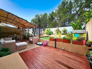 Maison à vendre 4 pièces 98 m² - LA CRAU Secteur calme  résidentiel  vue dégagée.