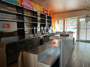 A louer local commercial de 342 m² - 13100 AIX EN PROVENCE