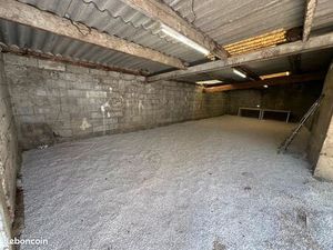 Location hangar garage parking box de stockage