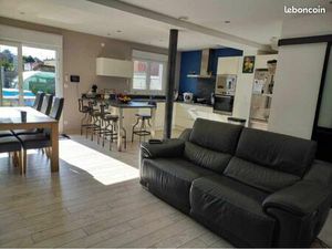 Loue maison 3 chambres + salle de jeux