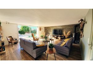 GRANDE MAISON RENOVEE AVEC APPARTEMENT T2 INDEPENDANT ET PISCINE