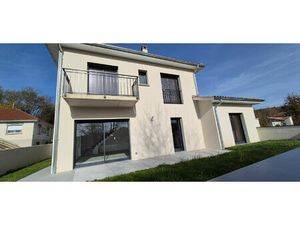 Maison Cour Et Buis 5 pièce(s) 130 m2