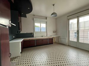 Appartement 4 pièces 129 m² à louer civray 86400 ? | ERA Immobilier