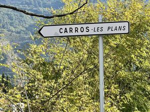 Carros Les Plans Residentiel : Joli Terrain A Batir De 800m2 Environ  Vue Degagee Sur Les.