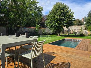 Maison 8 pièces 190 m² à vendre / acheter orléans 45100 ? | ERA Immobilier