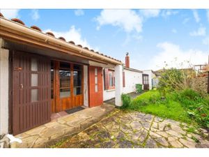Vente maison 4 pièces 96 m² à Saint-Pierre-d'Oléron (17310)  211 000 €