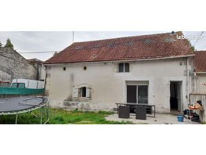 Maison 3ch a sigogne  4 km jarnac  90.000 euros