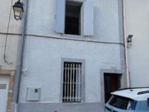 Charmante maison de village avec patio au coeur de St-Chinian