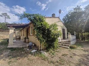 Villa de 4 pièces de luxe en vente Bagnols-en-Forêt  Provence-Alpes-Côte d'Azur