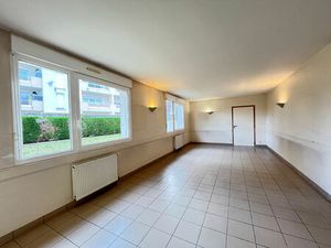 Vente local commercial  249.00m²  Vineuil