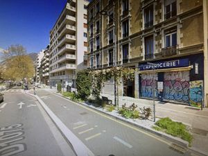 Location local commercial 57m2 Grenoble 38000 - - Surface Privée