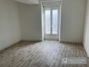 Location appartement 2 pièces 30m2 Pons 17800 - 440 € - Surface Privée